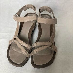 Teva Ysidro Universal Strappy Wedge Sandals - Women's Size 8.5